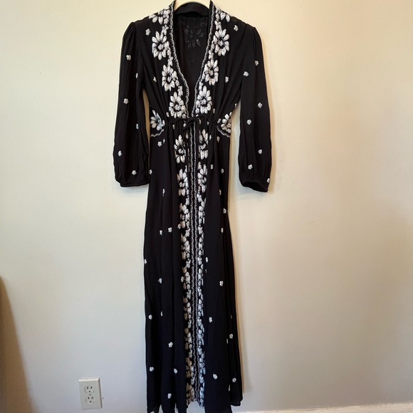 Free People Embroidered Boho Dress Size small. - Picture 1 of 3